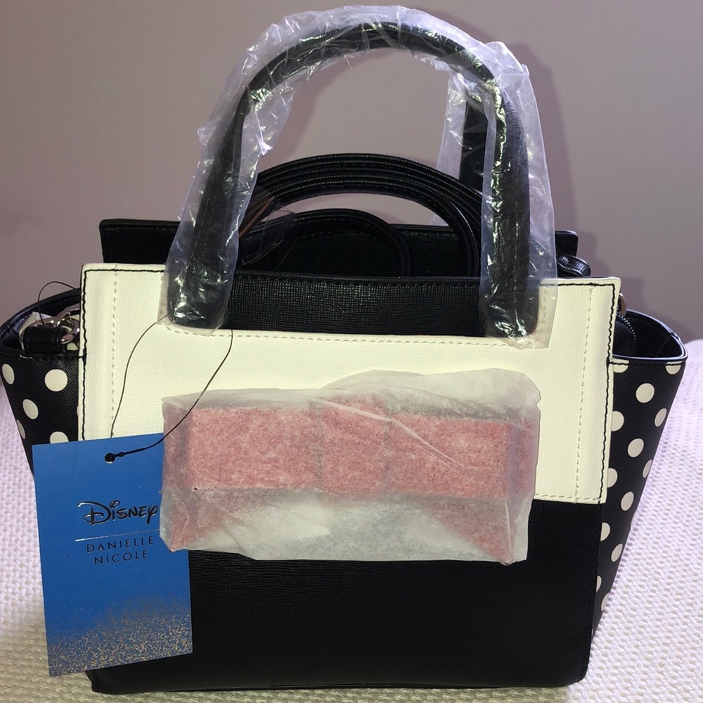 NWT- Disney Minnie Mouse purse